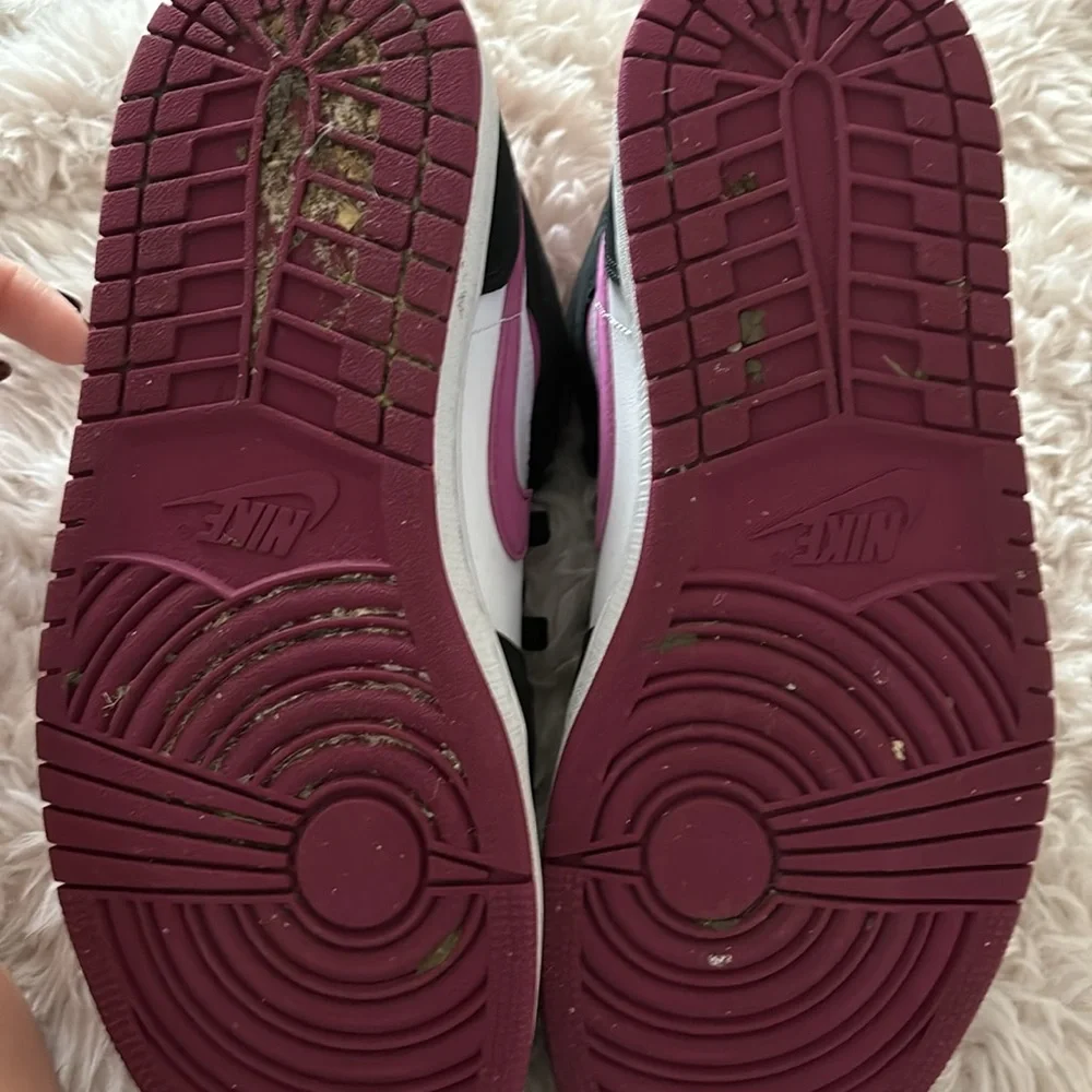 Women’s Air Jordan 1 Purple High-tops - Picture 5 of 5